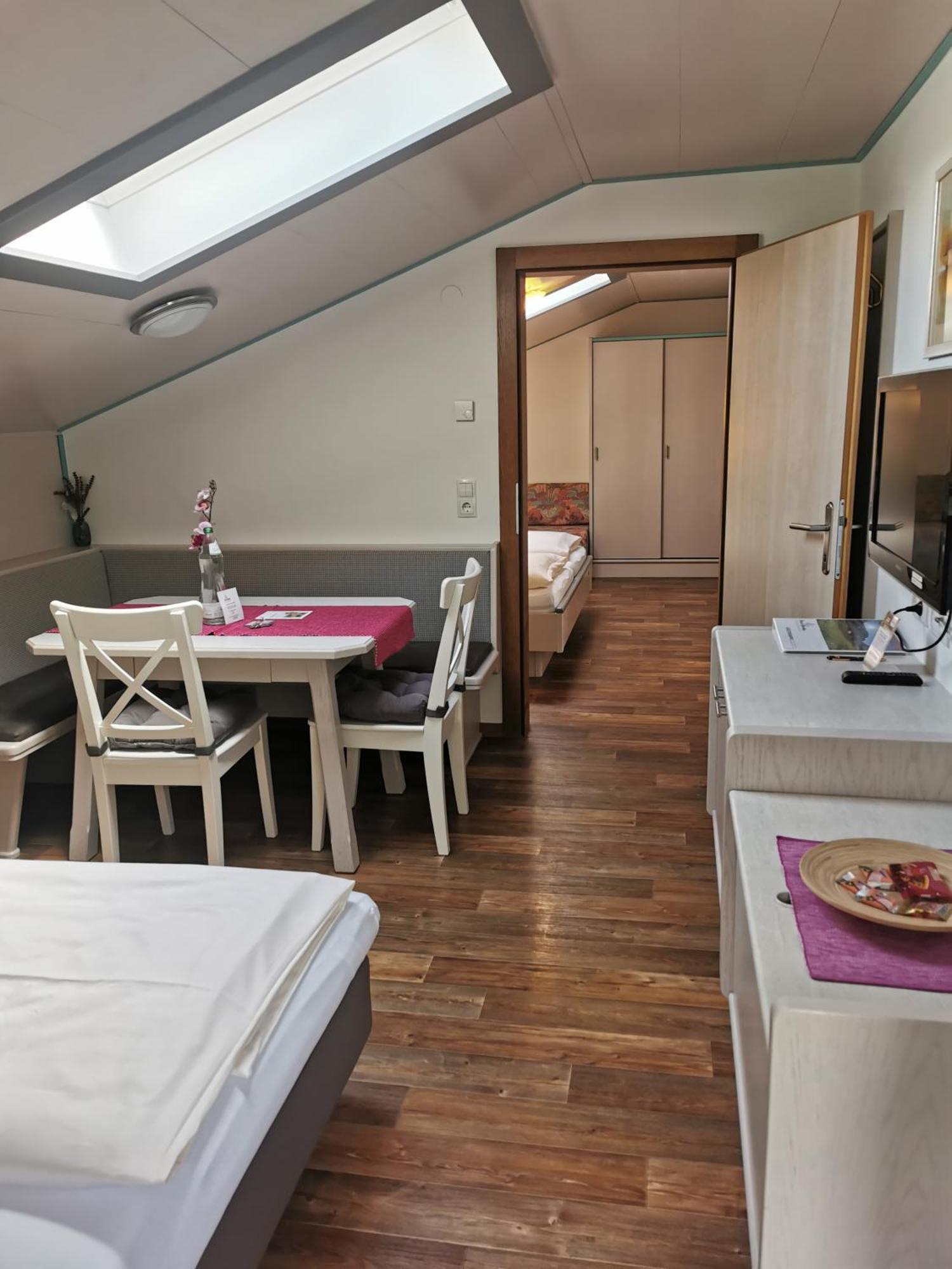 Haus Monika Apartment เอิทซ์ ภายนอก รูปภาพ